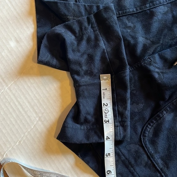 Athleta-12-Blue camo farallon shorts-elastic waistband with drawstring. - Picture 8 of 16